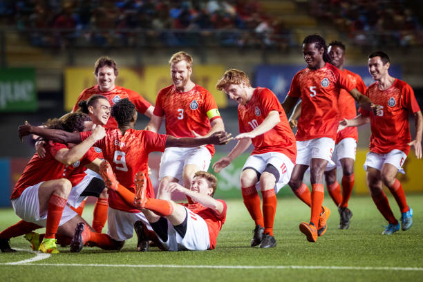 接或间接地 接或间接地